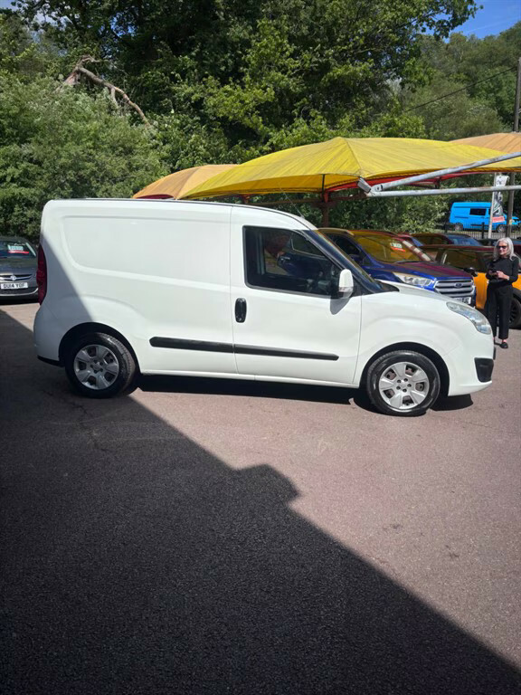 Vauxhall Combo 2000 1.3 Cdti 16V 95Ps H1 Sportive Van Euro 6 Pane HV17YLK White #3