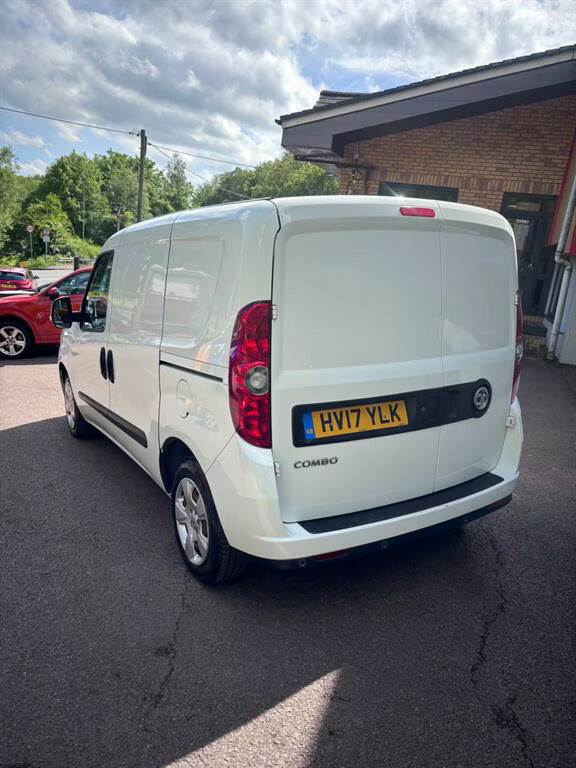 Vauxhall Combo 2000 1.3 Cdti 16V 95Ps H1 Sportive Van Euro 6 Pane HV17YLK White #4