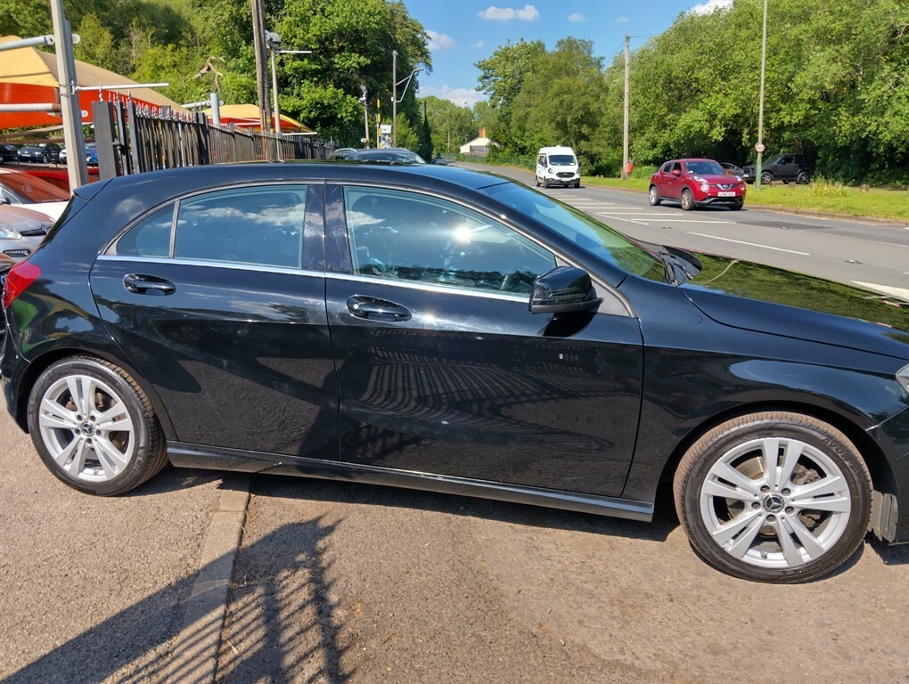 Mercedes-Benz A Class A180 Sport Executive Hatchback Aut CA67OPP Black #2