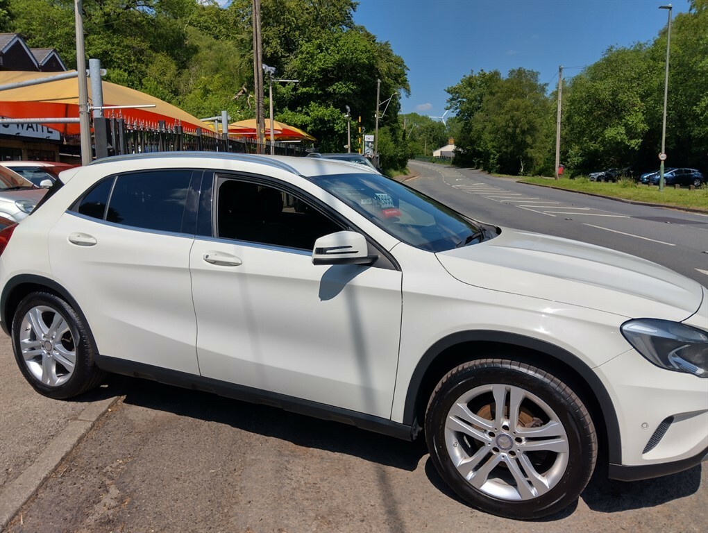 Mercedes-Benz GLA Class Cdi 4Matic Sport Executive Estate White