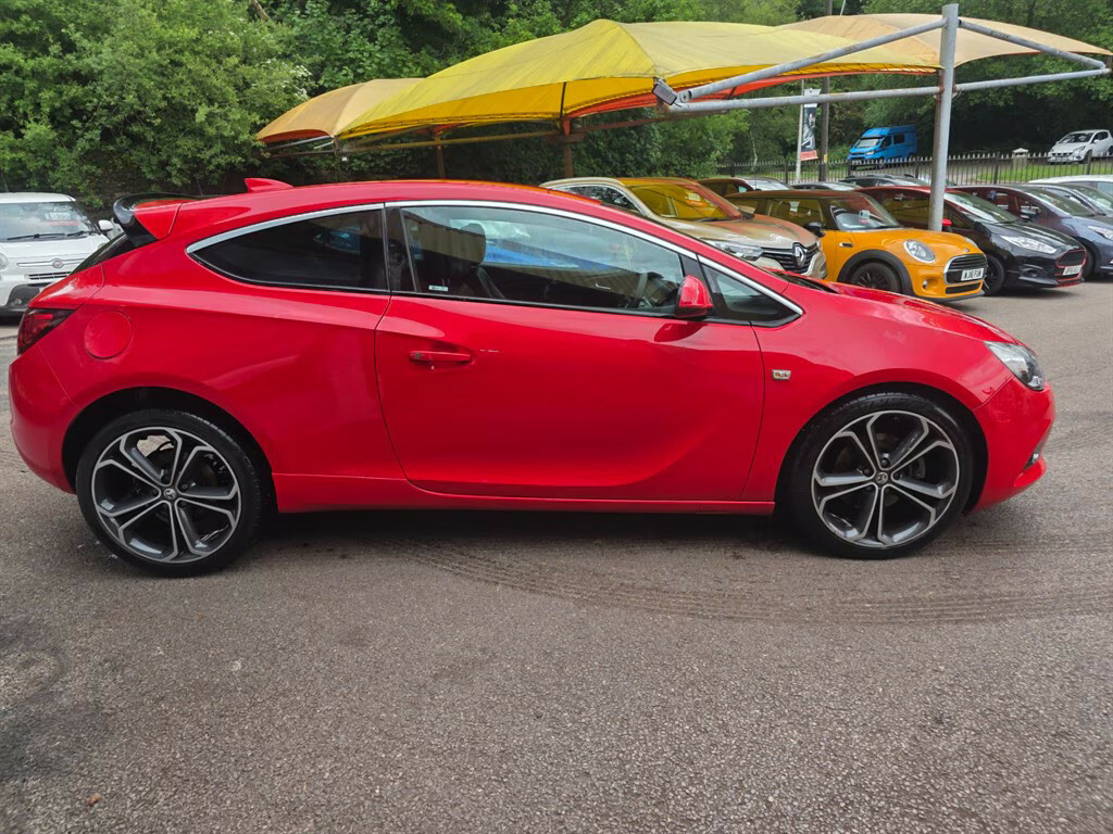 Vauxhall Astra GTC Limited Edition S S Hatchback Red #5