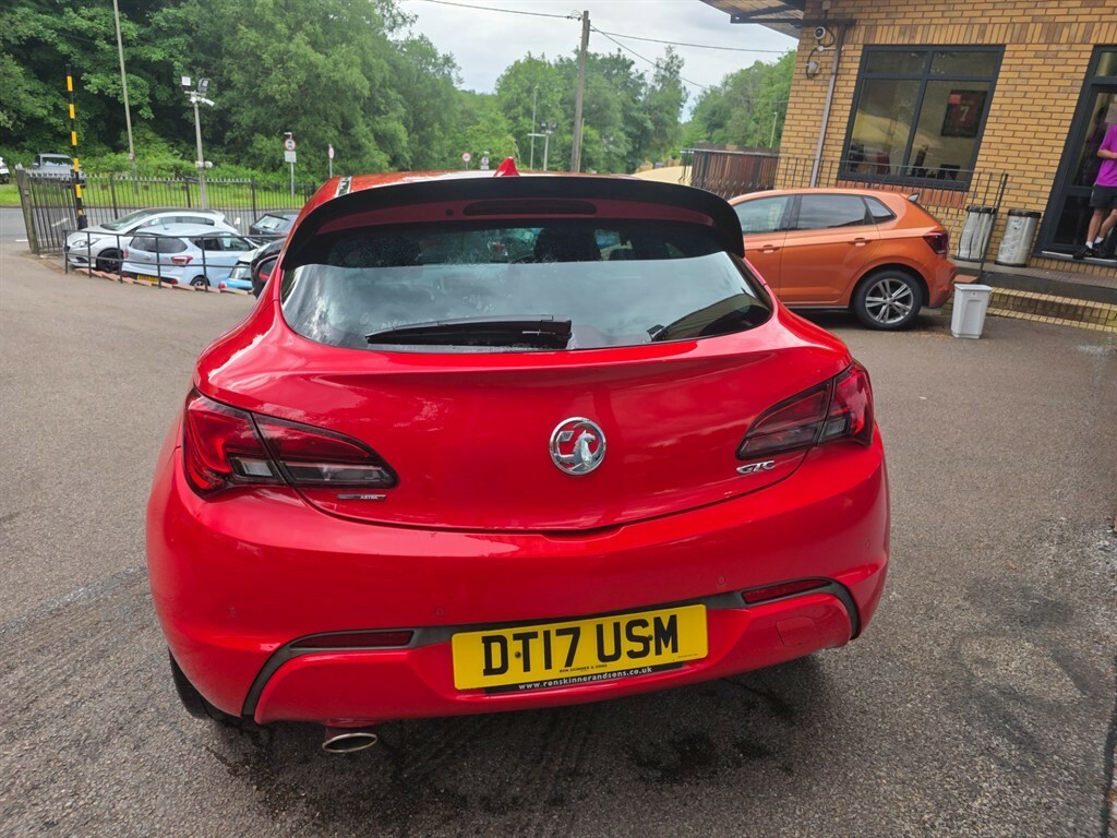 Vauxhall Astra GTC Limited Edition S S Hatchback Red #4