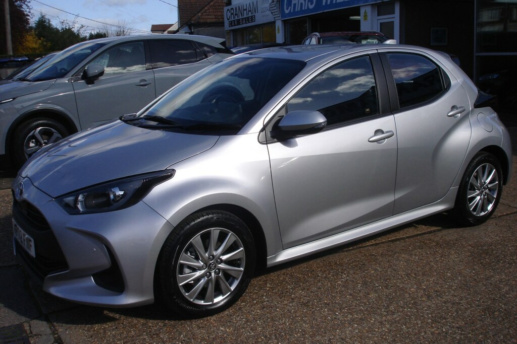 Toyota Yaris 1.5 Self Charging Hybrid Icon KP72FNF Silver #2