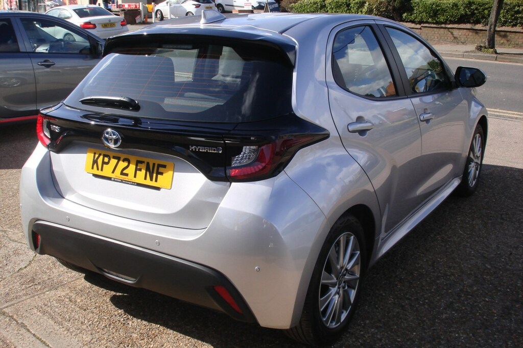 Toyota Yaris 1.5 Self Charging Hybrid Icon KP72FNF Silver #6