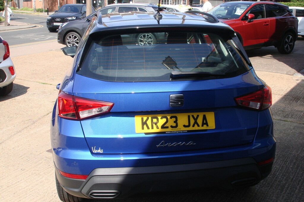 Seat Arona 1.0 Tsi 110 Se Technology Black #3