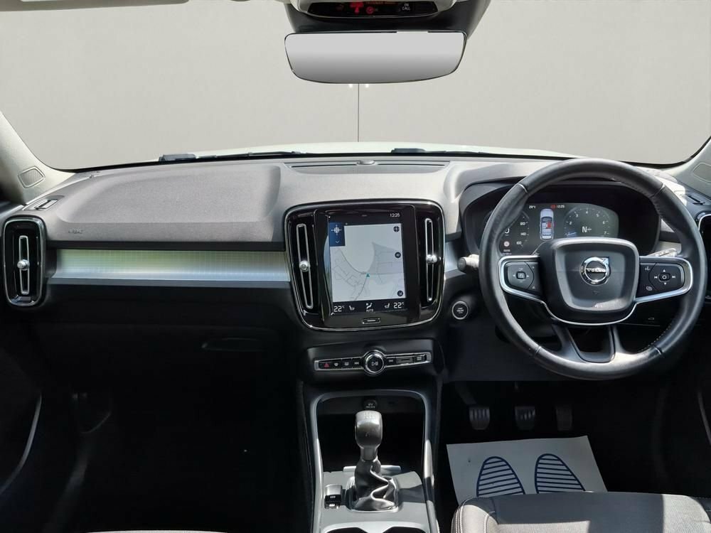 Volvo XC40 1.5L Momentum YN68GXR White #4