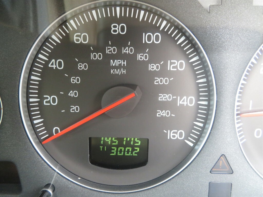 Volvo V70 2.4 Se D5 183 Bhp Silver #16