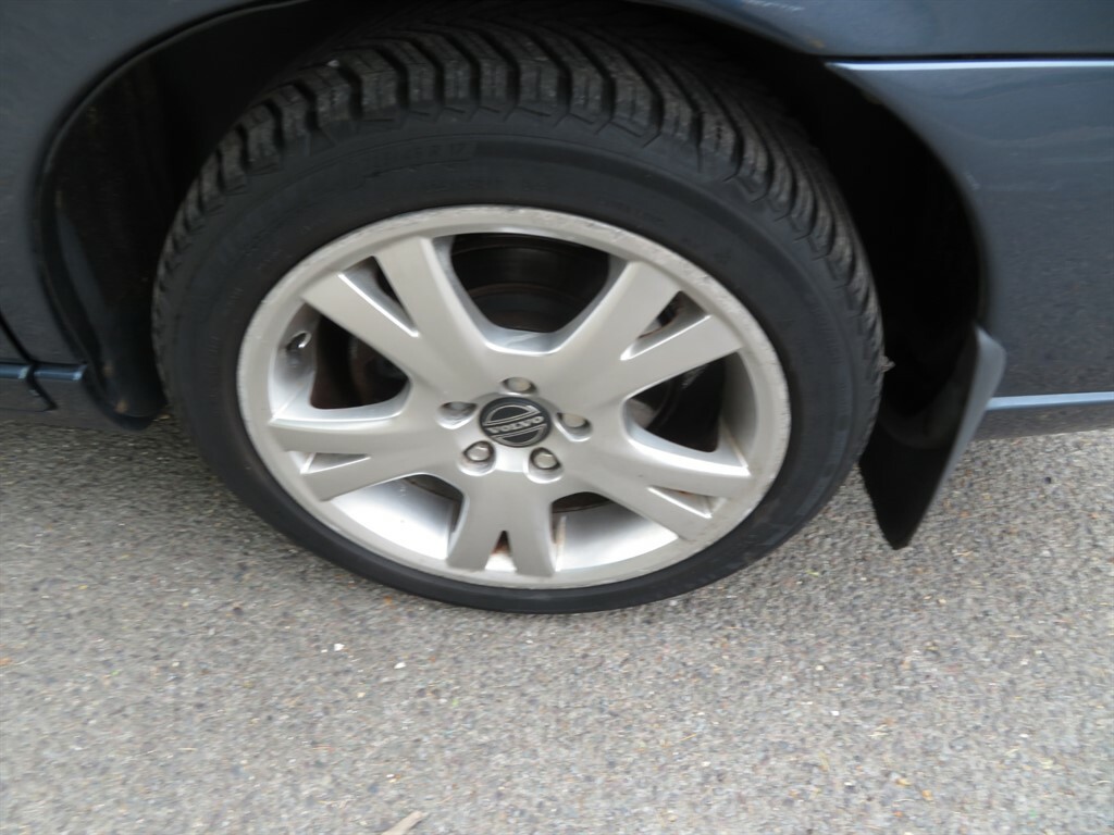 Volvo V70 2.4 Se D5 183 Bhp Silver #29