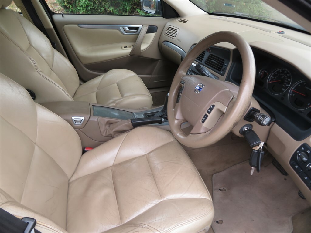 Volvo V70 2.4 Se D5 183 Bhp Silver #15