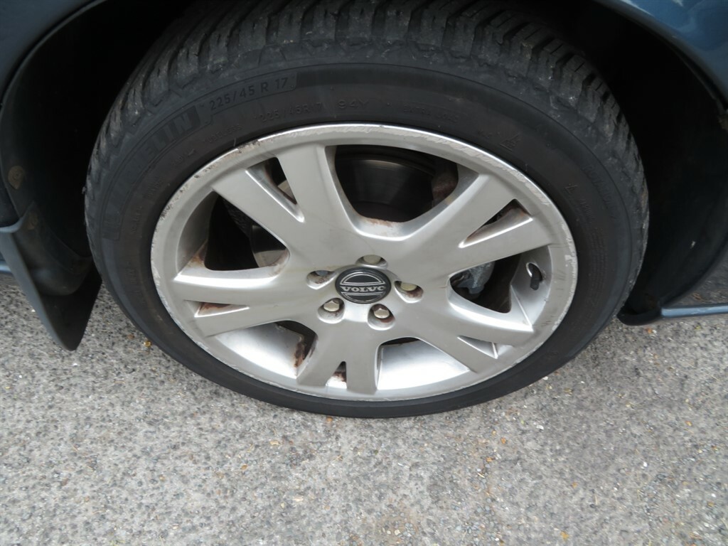 Volvo V70 2.4 Se D5 183 Bhp Silver #27