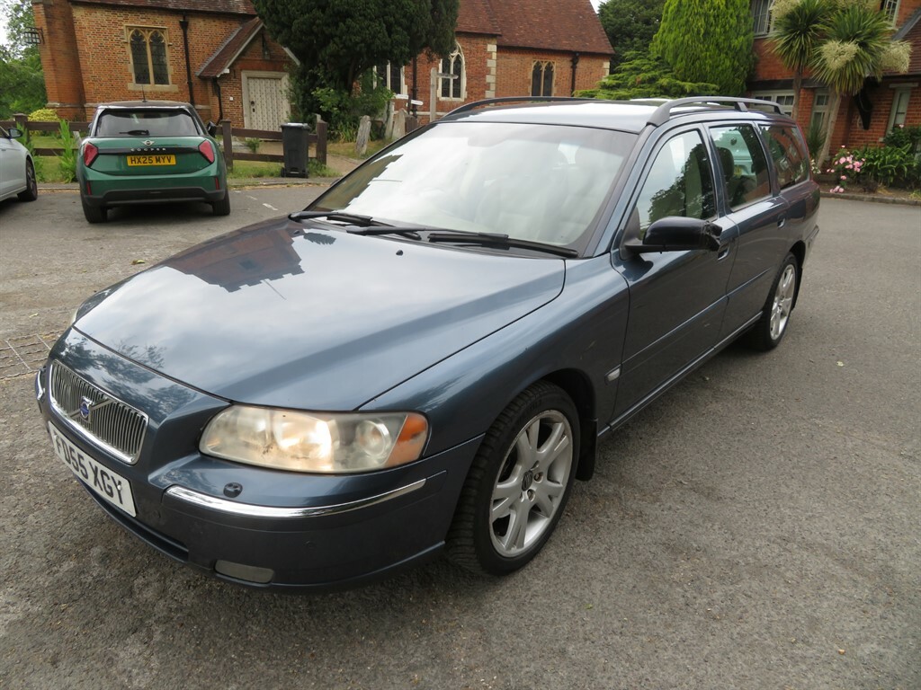 Volvo V70 2.4 Se D5 183 Bhp Silver #3