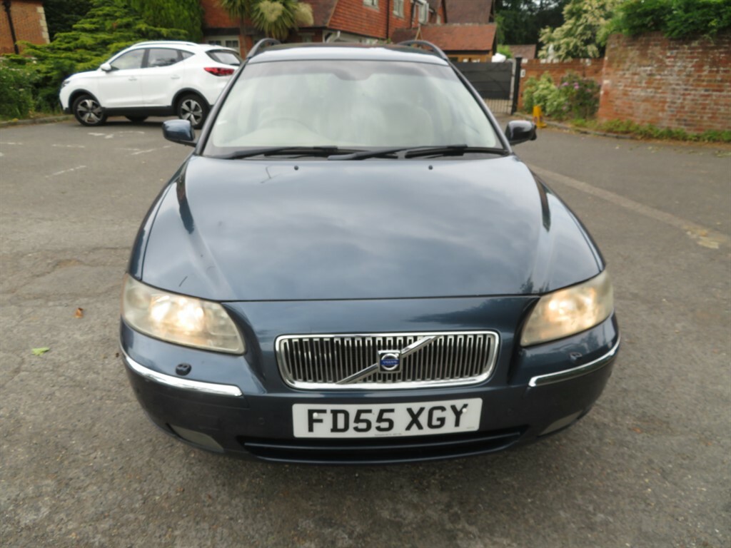 Volvo V70 2.4 Se D5 183 Bhp Silver #2