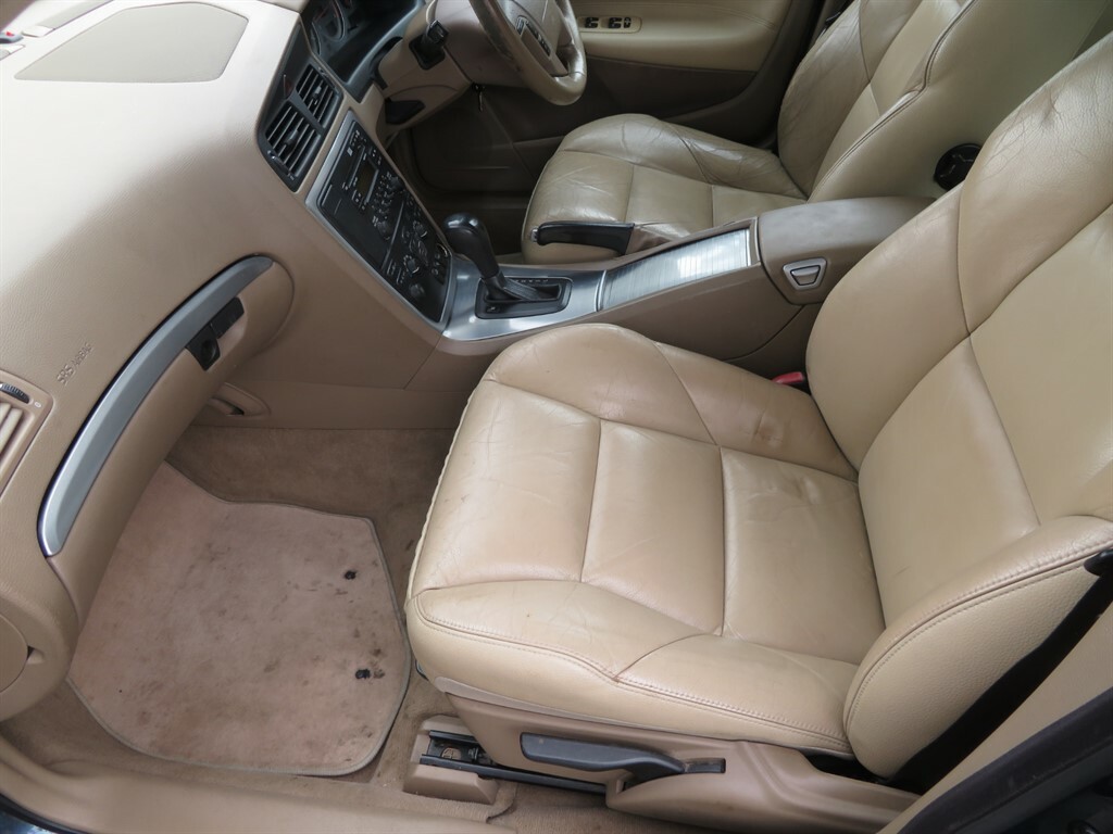 Volvo V70 2.4 Se D5 183 Bhp Silver #9