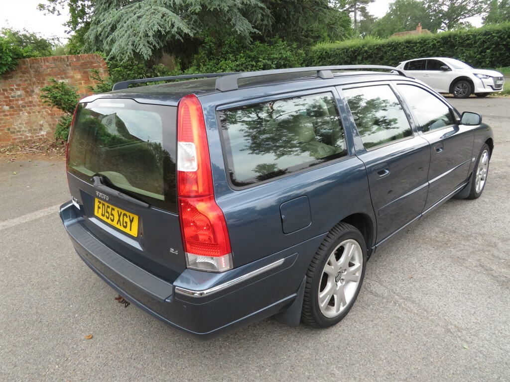 Volvo V70 2.4 Se D5 183 Bhp Silver #8