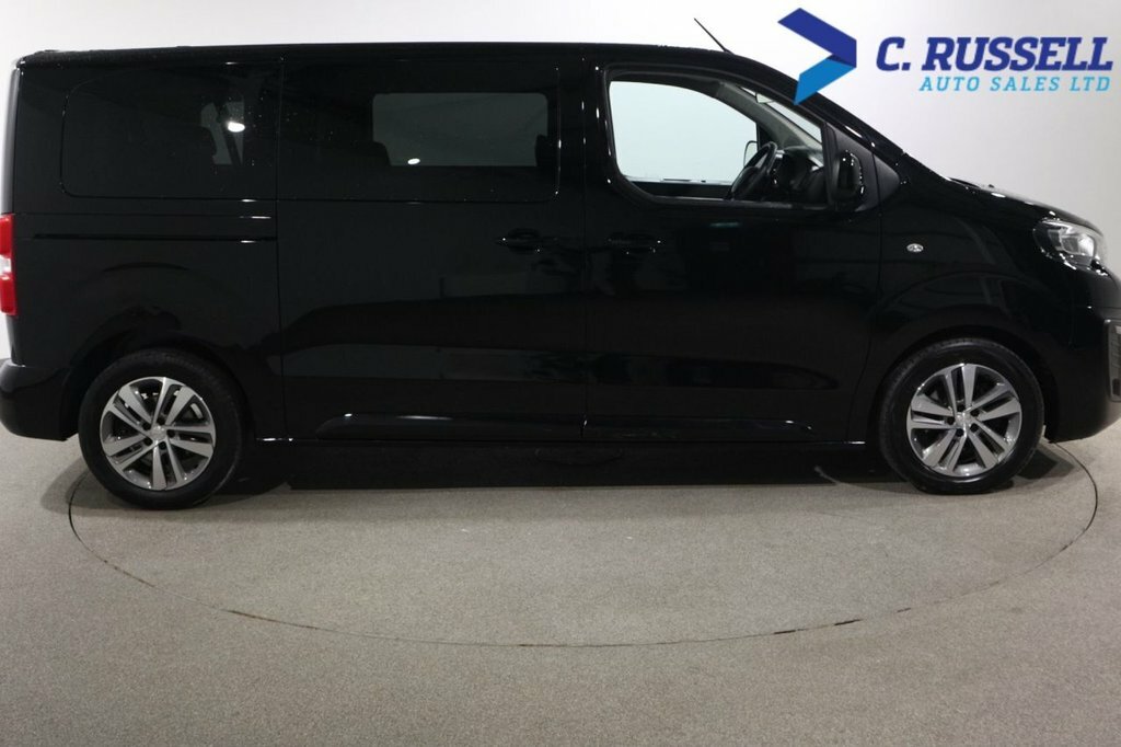 Peugeot Traveller 2L Active Black #4