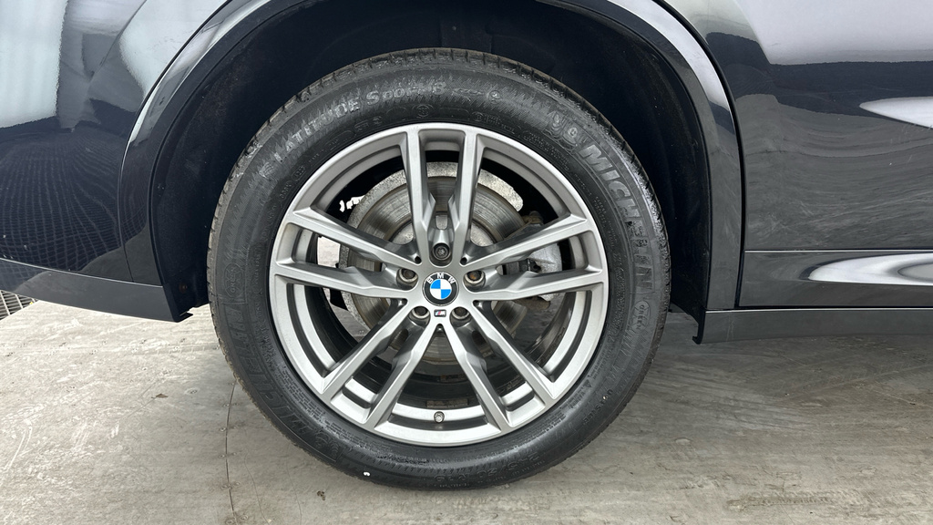 BMW X4 M M Sport Black #32