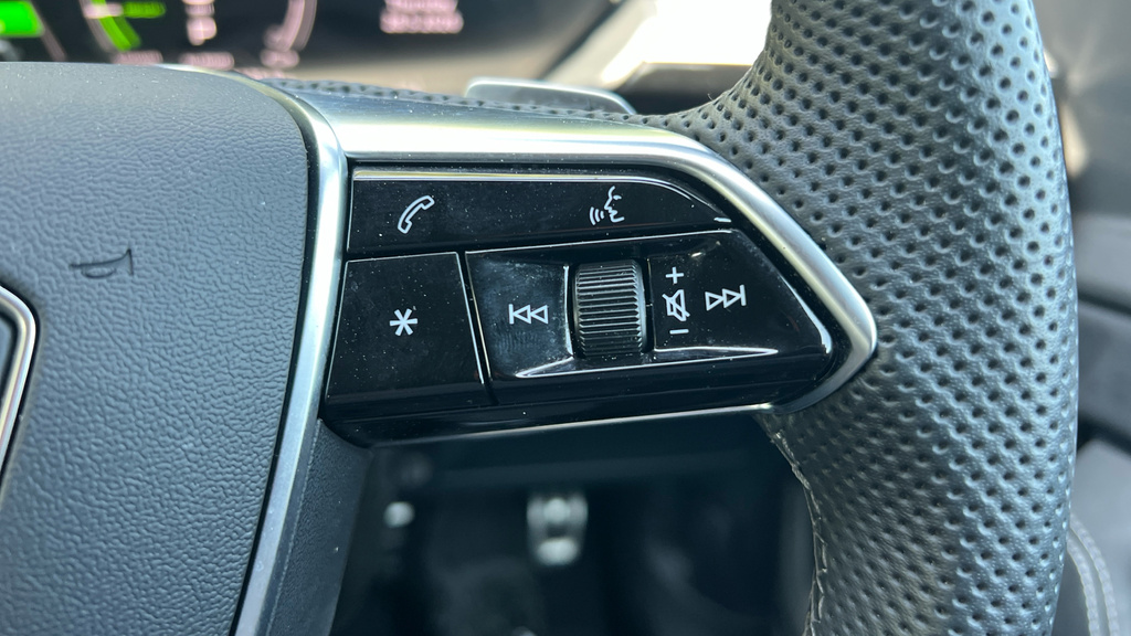 Audi Q8 e tron Black Edition 55 E-tron Quattro 300,00 Kw Blue #24