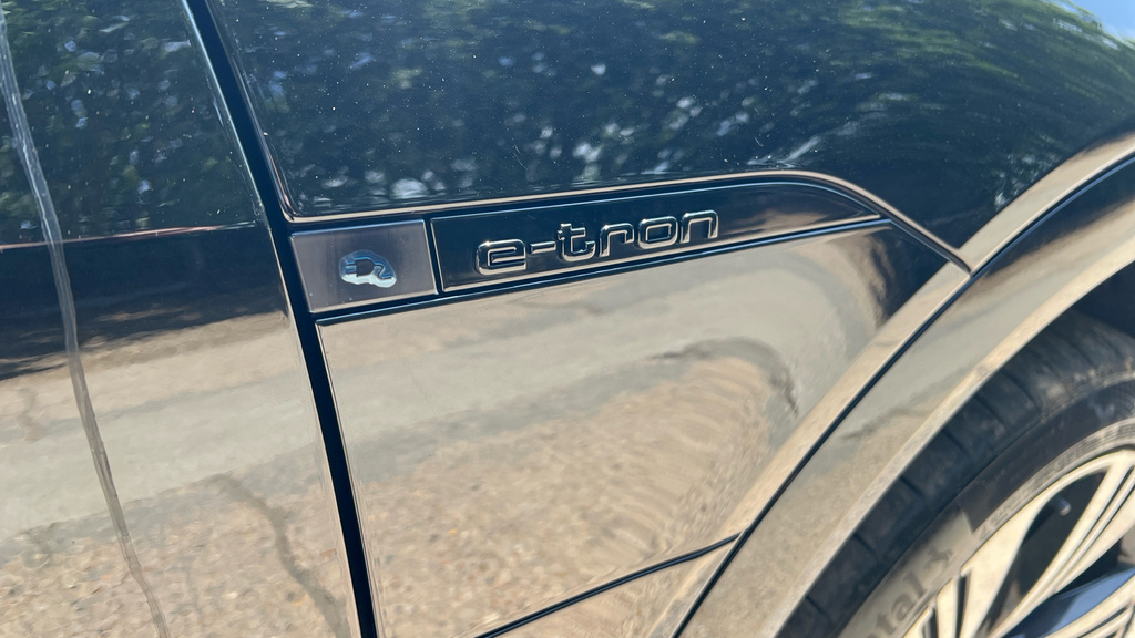 Audi Q8 e tron Black Edition 55 E-tron Quattro 300,00 Kw Blue #44
