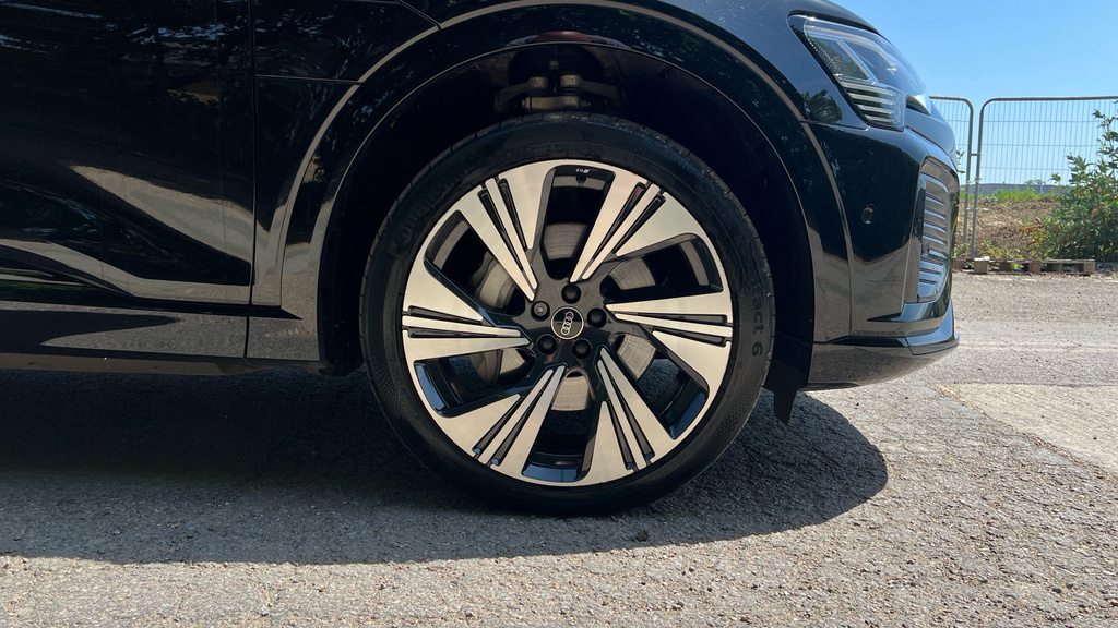 Audi Q8 e tron Black Edition 55 E-tron Quattro 300,00 Kw Blue #17