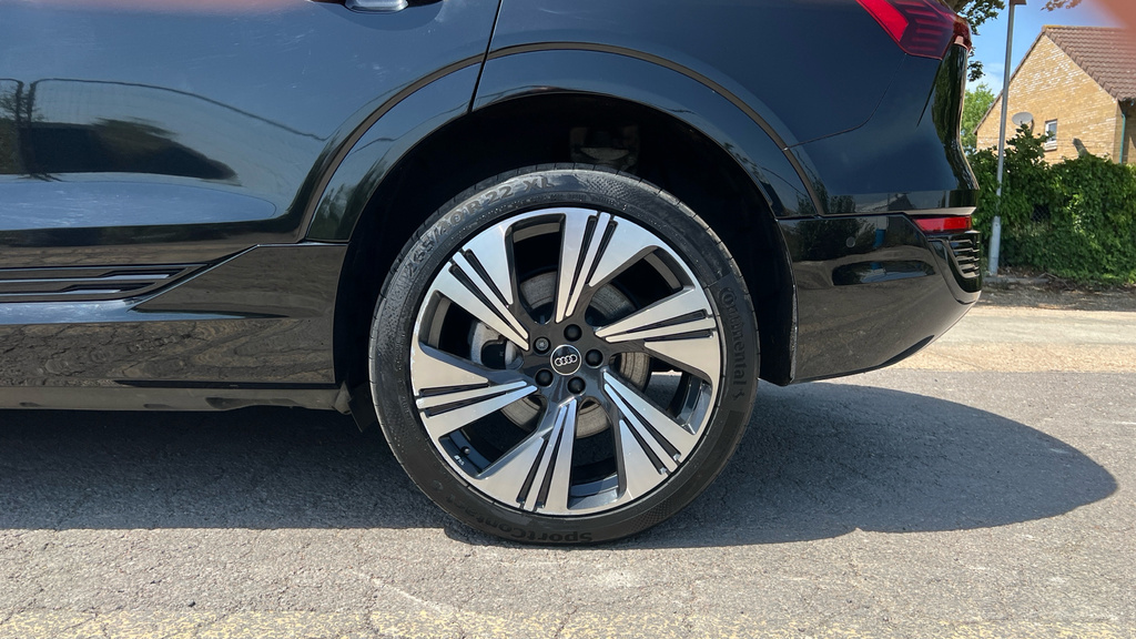 Audi Q8 e tron Black Edition 55 E-tron Quattro 300,00 Kw Blue #19