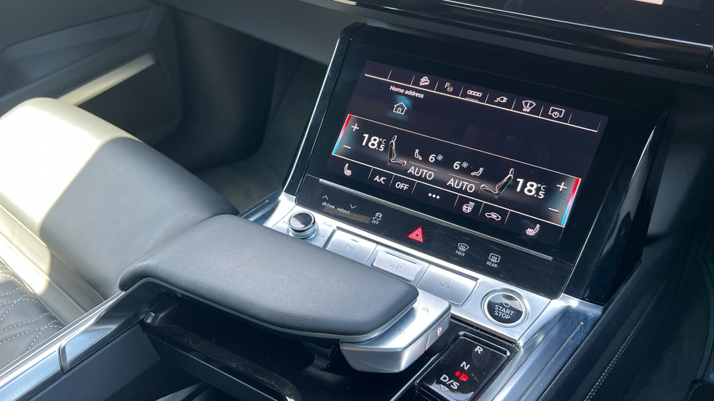 Audi Q8 e tron Black Edition 55 E-tron Quattro 300,00 Kw Blue #31