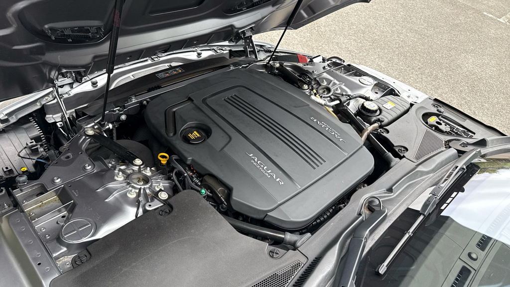 Jaguar F-Type V6 R-dynamic U3355 Ulez White #21