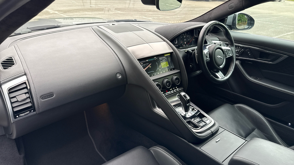 Jaguar F-Type V6 R-dynamic U3355 Ulez White #11