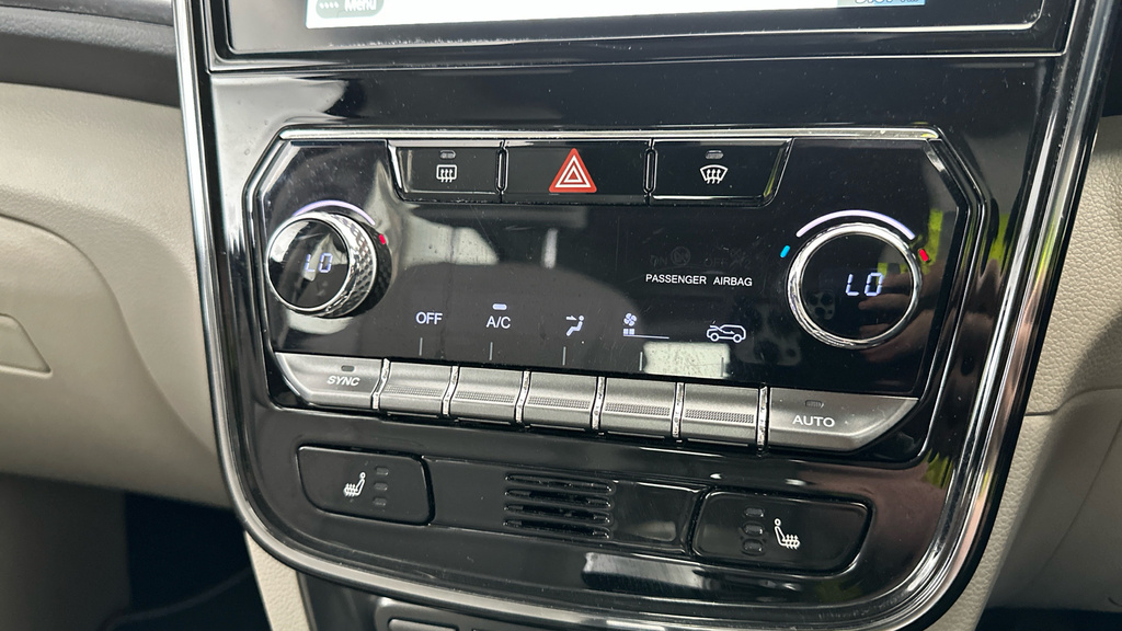 SsangYong Tivoli 1.2P Ventura White #19
