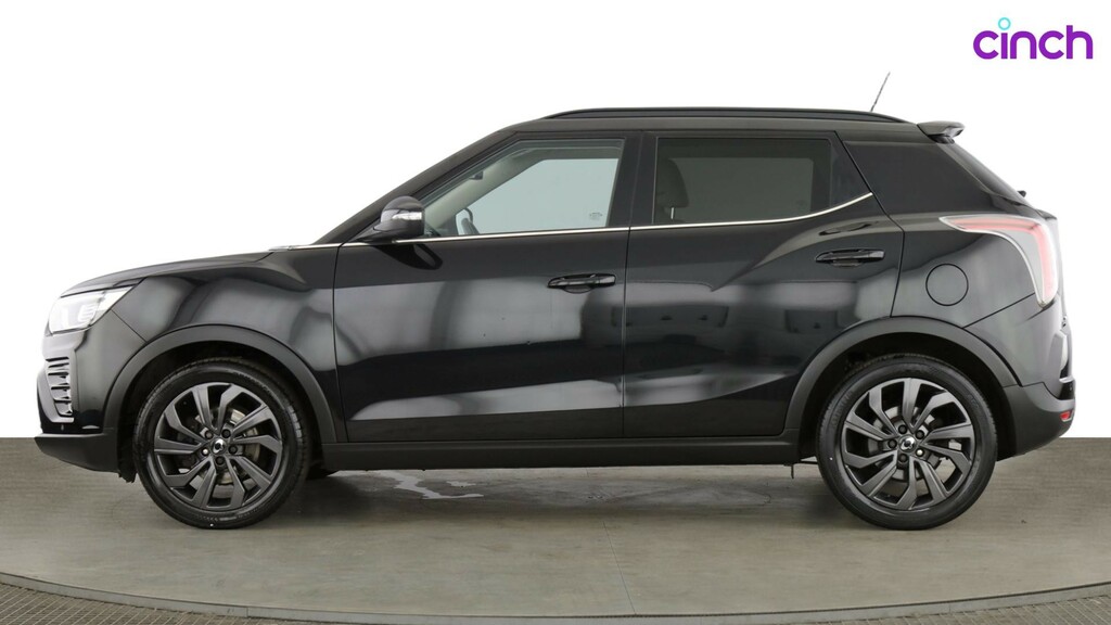 SsangYong Tivoli 1.2P Ventura White #6