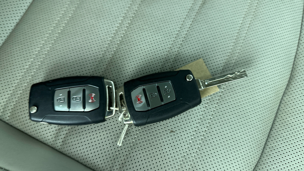 SsangYong Tivoli 1.2P Ventura White #30