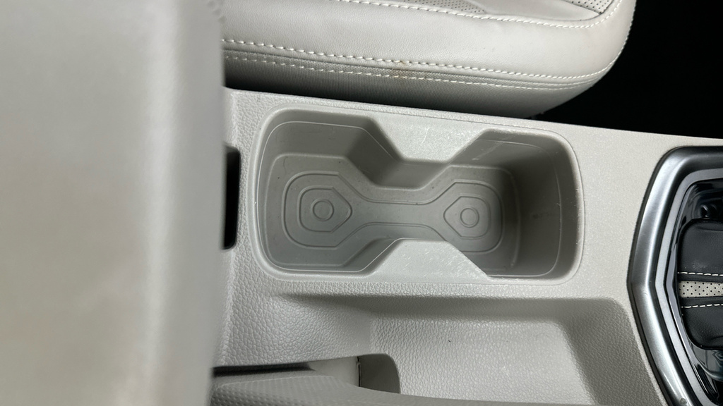 SsangYong Tivoli 1.2P Ventura White #12