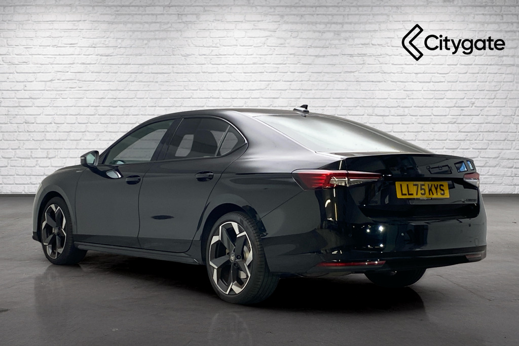 Skoda Superb Hatch Sportline 1.5 Tsi E-tec 150 Ps Dsg Black #3