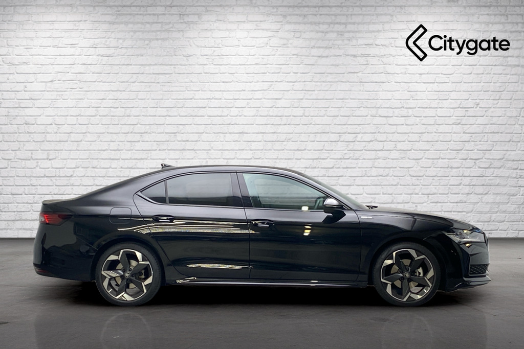 Skoda Superb Hatch Sportline 1.5 Tsi E-tec 150 Ps Dsg Black #4