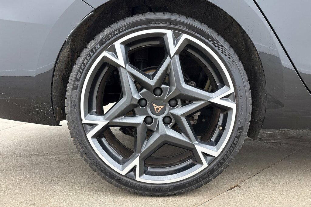 Cupra Leon V2 1.5 Etsi 150 7-Speed KW25LDE Black #5