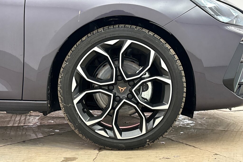 Cupra Leon V2 1.5 Etsi 150 7-Speed Purple #5