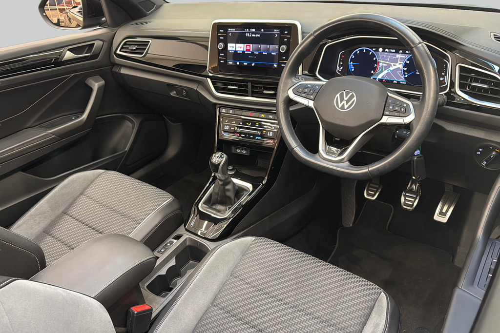 Volkswagen T-Roc R-line 1.5 Tsi 150Ps 6-Speed KS74XUB Black #4