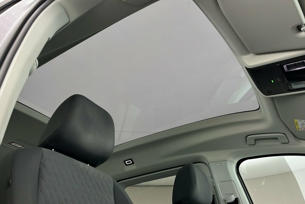 Volkswagen Caddy Maxi Life Unspecified White #3