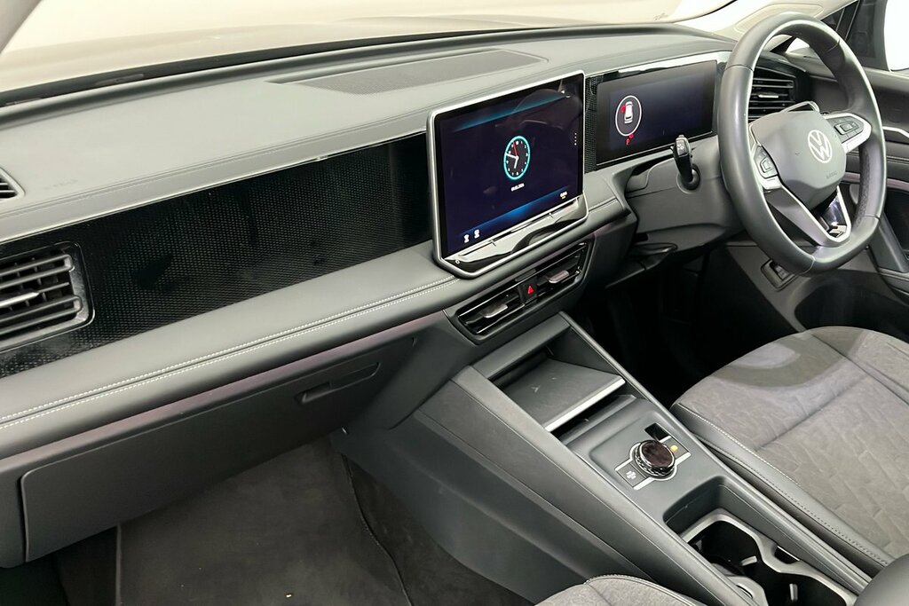 Volkswagen Tiguan Match 1.5 Etsi 130 Ps 7-Speed Dsg RV25UGC Black #5
