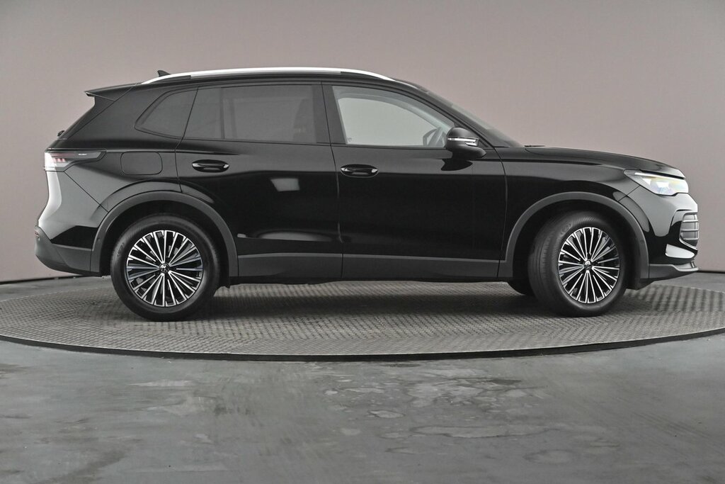 Volkswagen Tiguan Match 1.5 Etsi 130 Ps 7-Speed Dsg RV25UGC Black #6