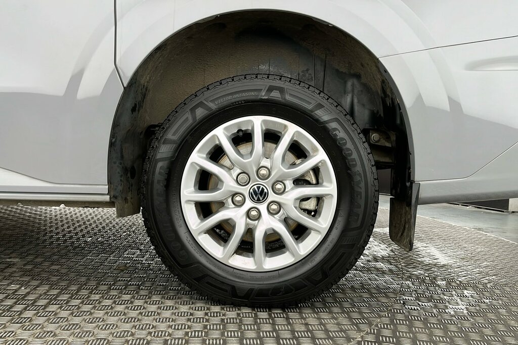 Volkswagen E-Transporter T32 Commerce Pro Swb 218 Ps 65 Kwh 1Sp Au LL25VJU Grey #5