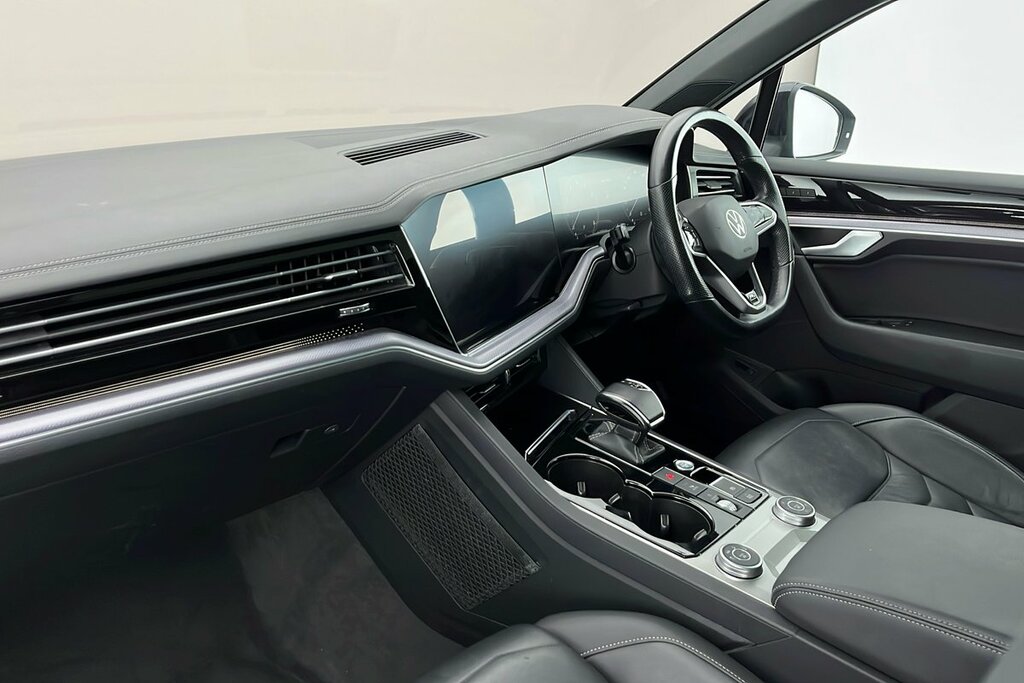 Volkswagen Touareg V6 Black Edition 3.0 Tsi 340Ps 4Motion 8-Speed Aut Black #2