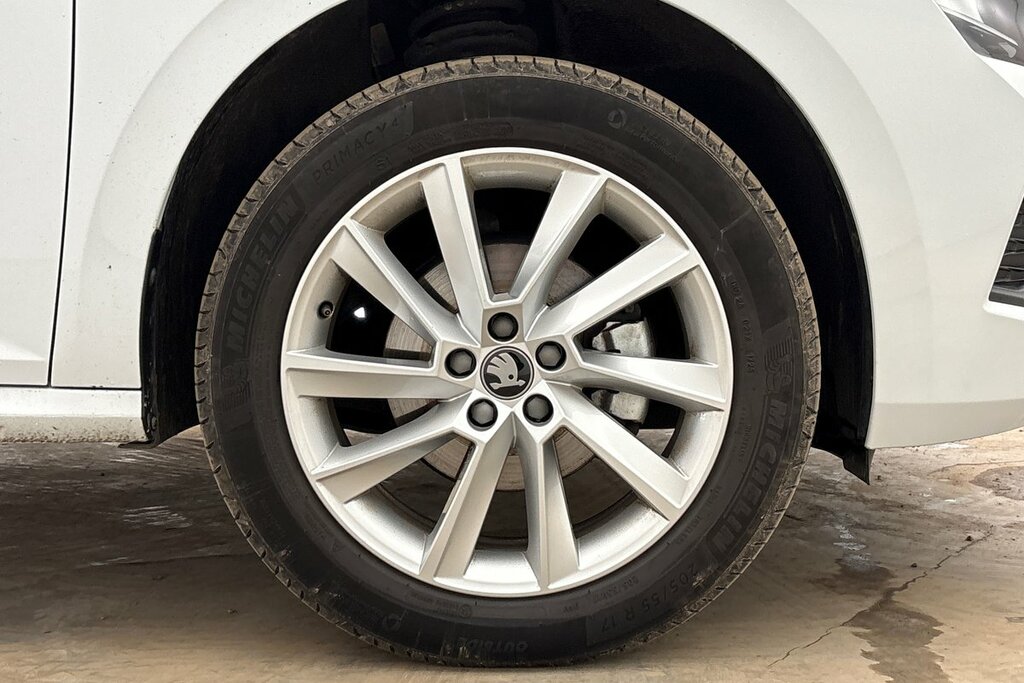 Skoda Kamiq Se Edition 1.0 Tsi 95 Ps 5G Man GD25AEP White #5