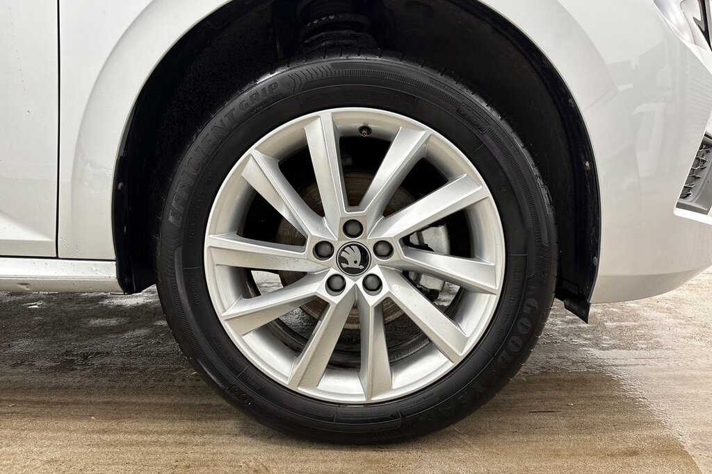 Skoda Kamiq Se Edition 1.0 Tsi 95 Ps 5G Man GL25HZF Silver #5