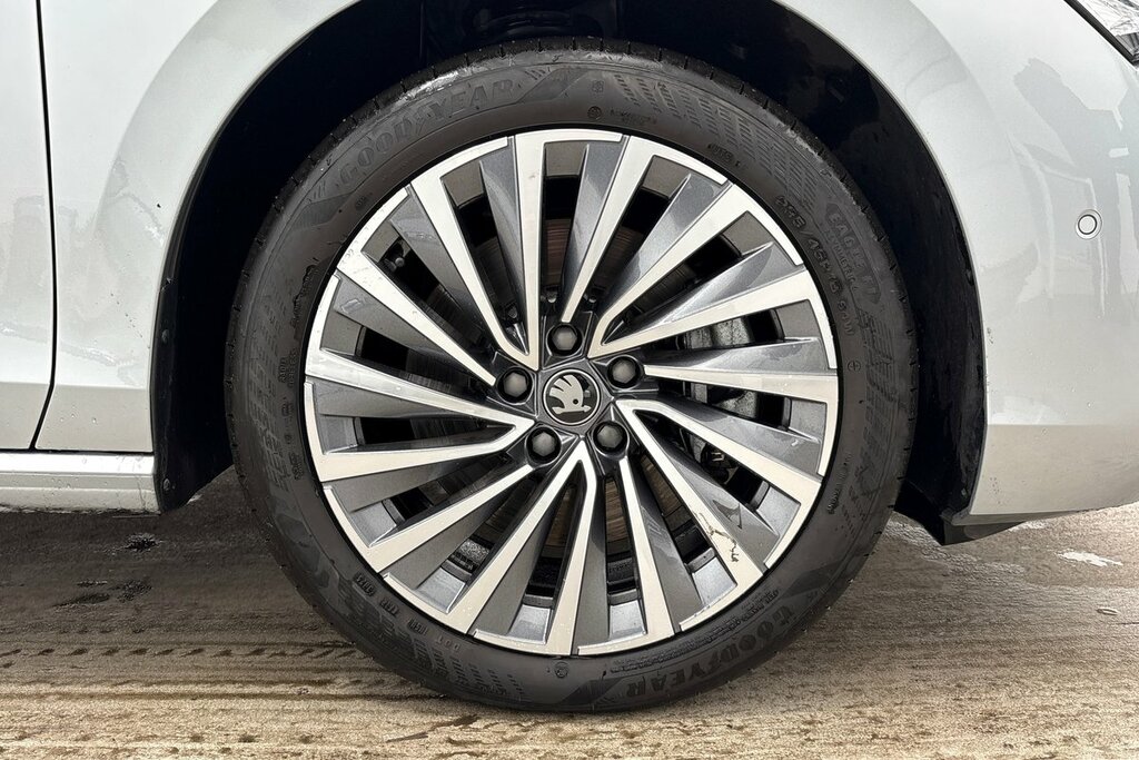Skoda Superb Lk 2.0 Tdi 193 Ps 4X4 Dsg KR75WYV Silver #5