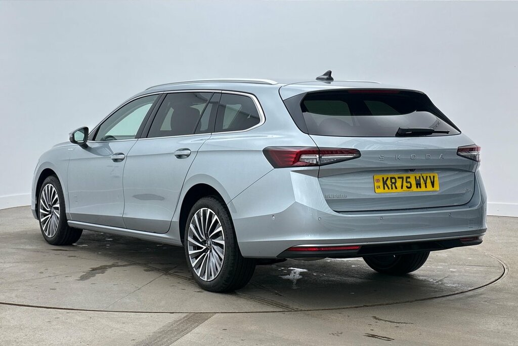 Skoda Superb Lk 2.0 Tdi 193 Ps 4X4 Dsg KR75WYV Silver #3
