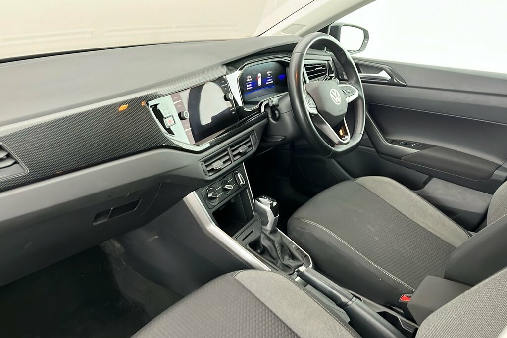 Volkswagen Polo Life 1.0 Tsi 95Ps 7-Speed Dsg DE73XLJ Black #2