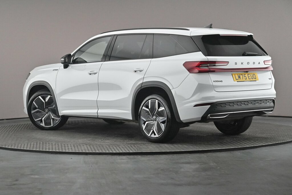 Skoda Kodiaq Sportline 7 Seats 2.0 Tsi 204 Ps Dsg 4X4 LM75EUO White #3