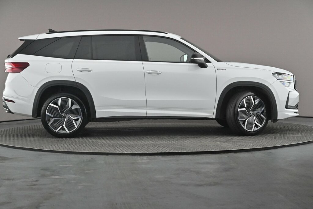 Skoda Kodiaq Sportline 7 Seats 2.0 Tsi 204 Ps Dsg 4X4 LM75EUO White #4