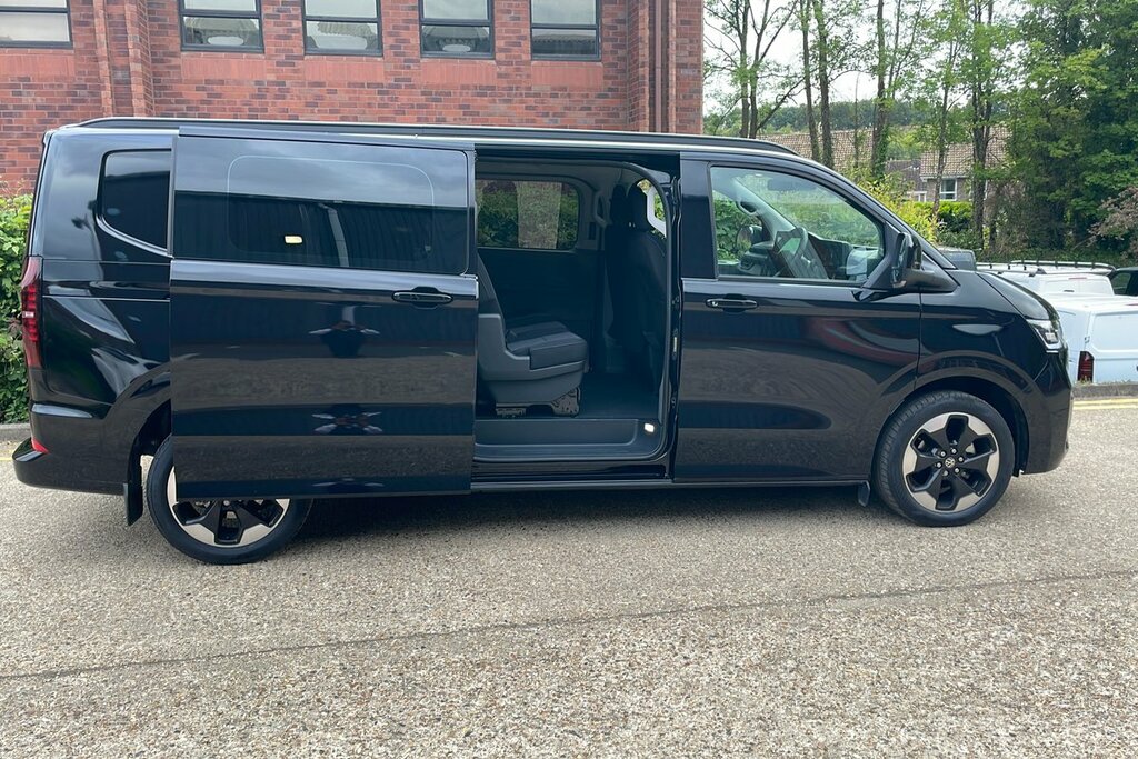 Volkswagen Transporter T32 Kombi Commerce Pro Lwb 150 Ps 2.0 Tdi 8Sp RF75UED Black #4