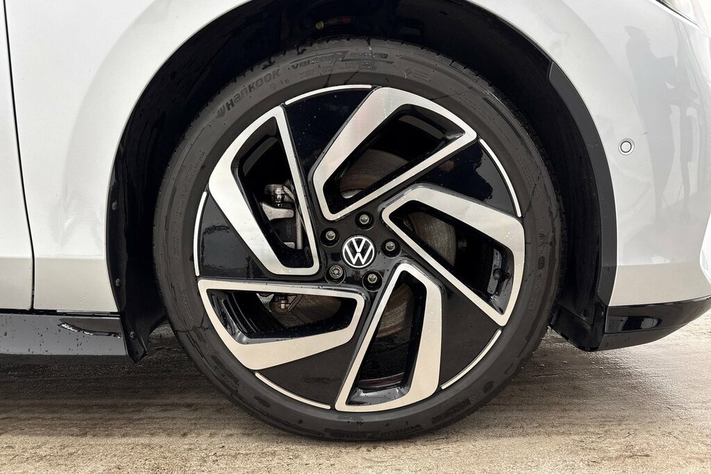 Volkswagen ID.7 Hatchback White #35